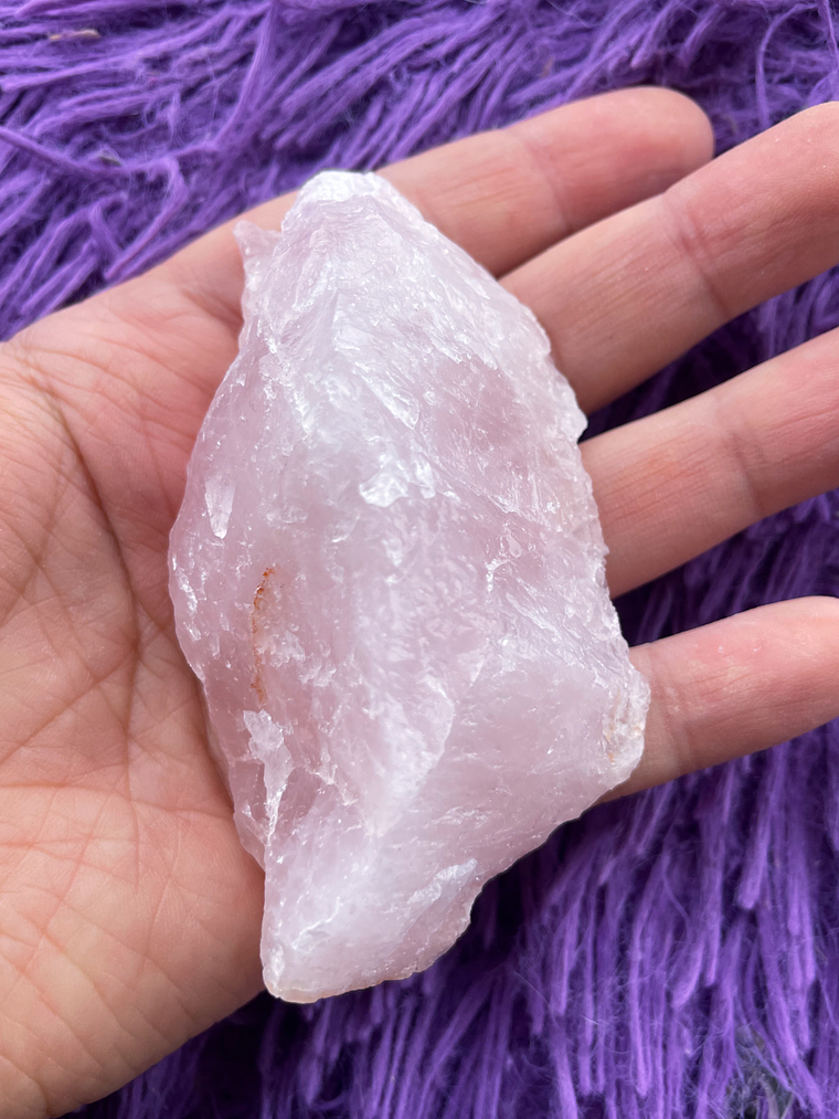 Cuarzo rosa en bruto natural  4