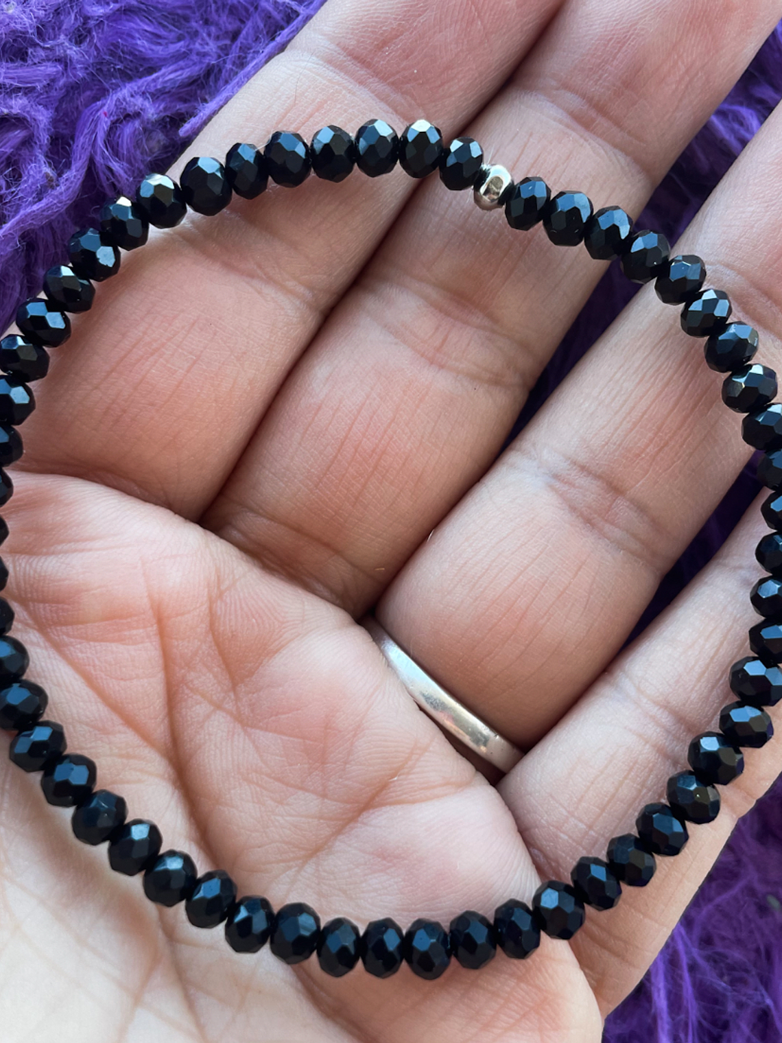 Pulsera negra protección cristal 4mm 1