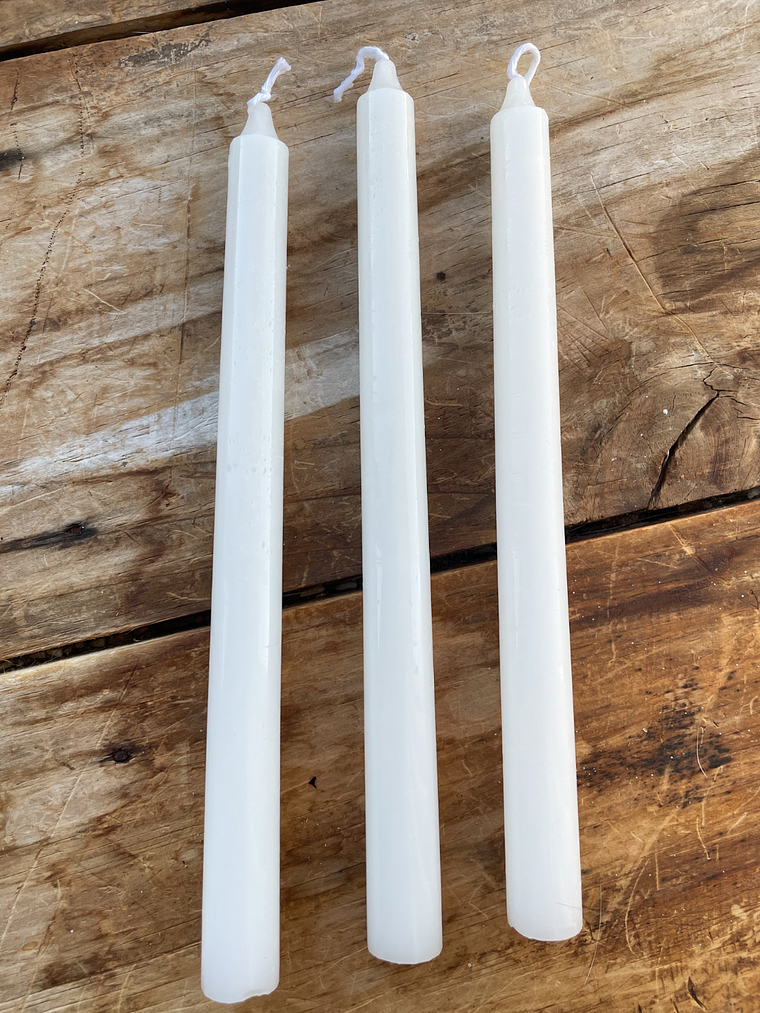 Vela blanca lisa estilo candelabro 1