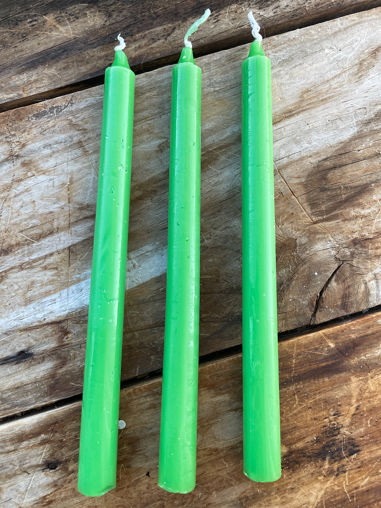 Vela verde lisa estilo candelabro 1