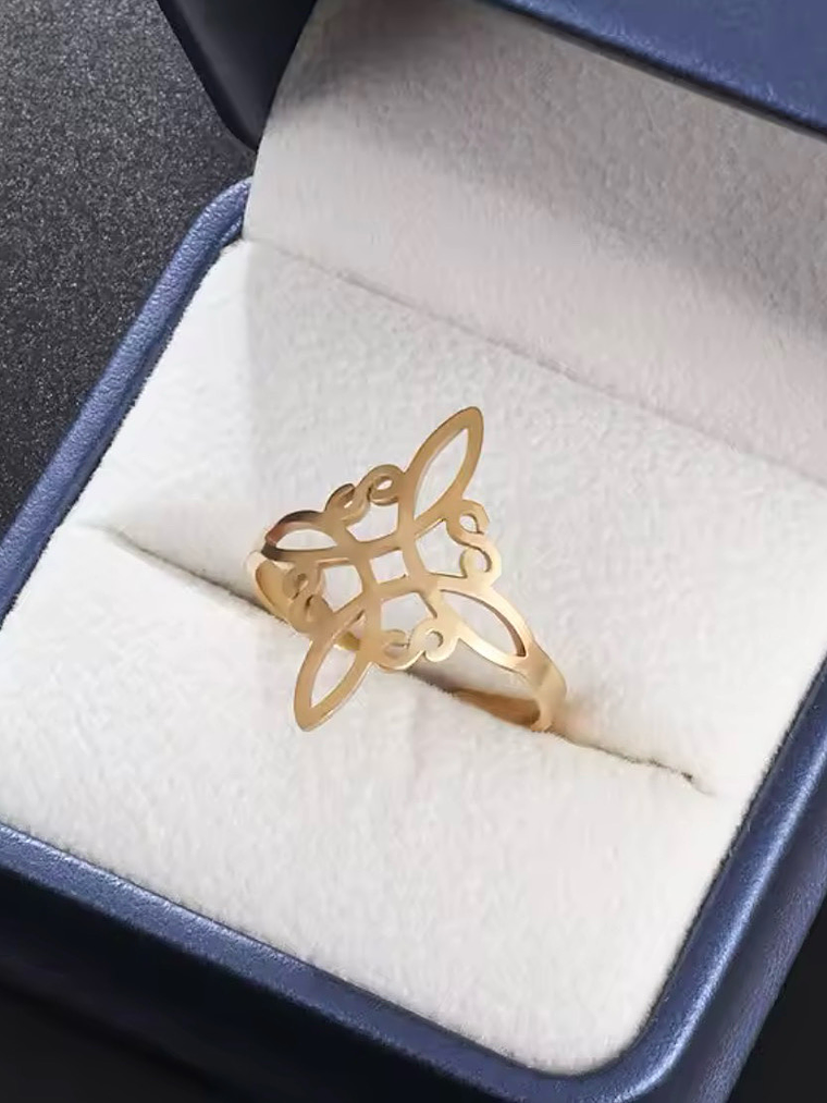 Anillo nudo de bruja acero inoxidable dorado  2