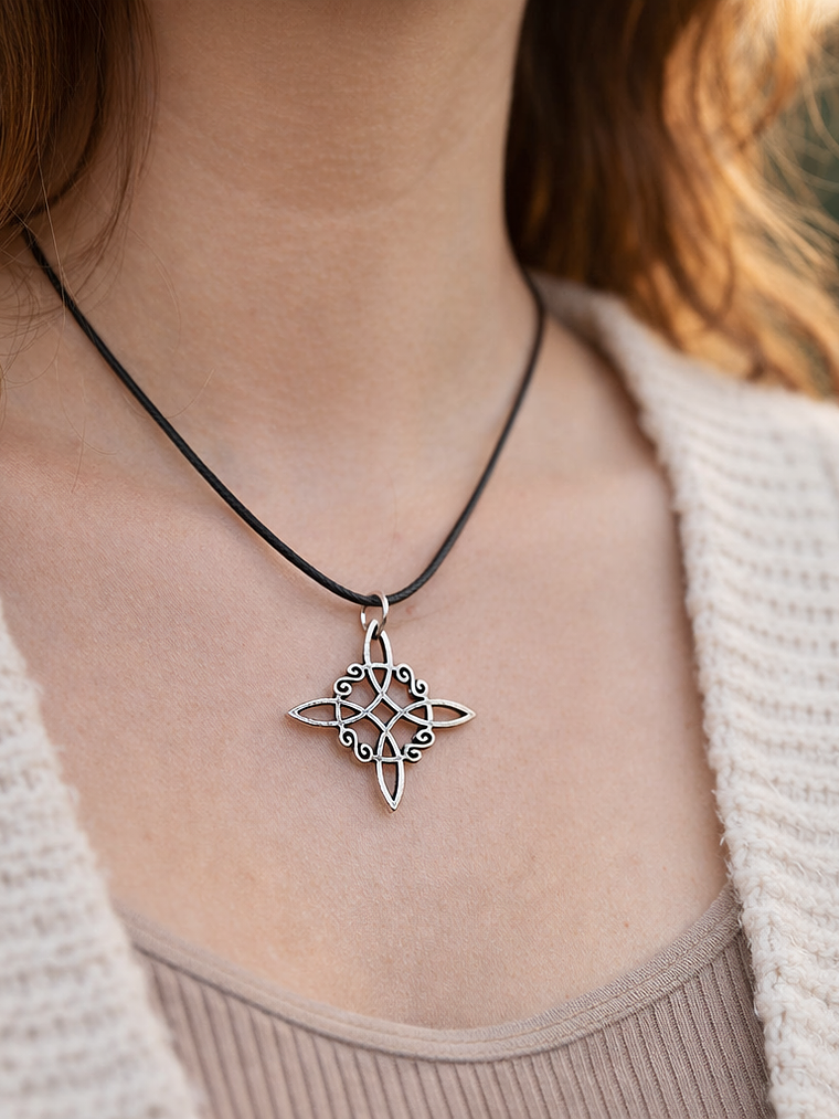 Collar nudo de bruja alpaca  1