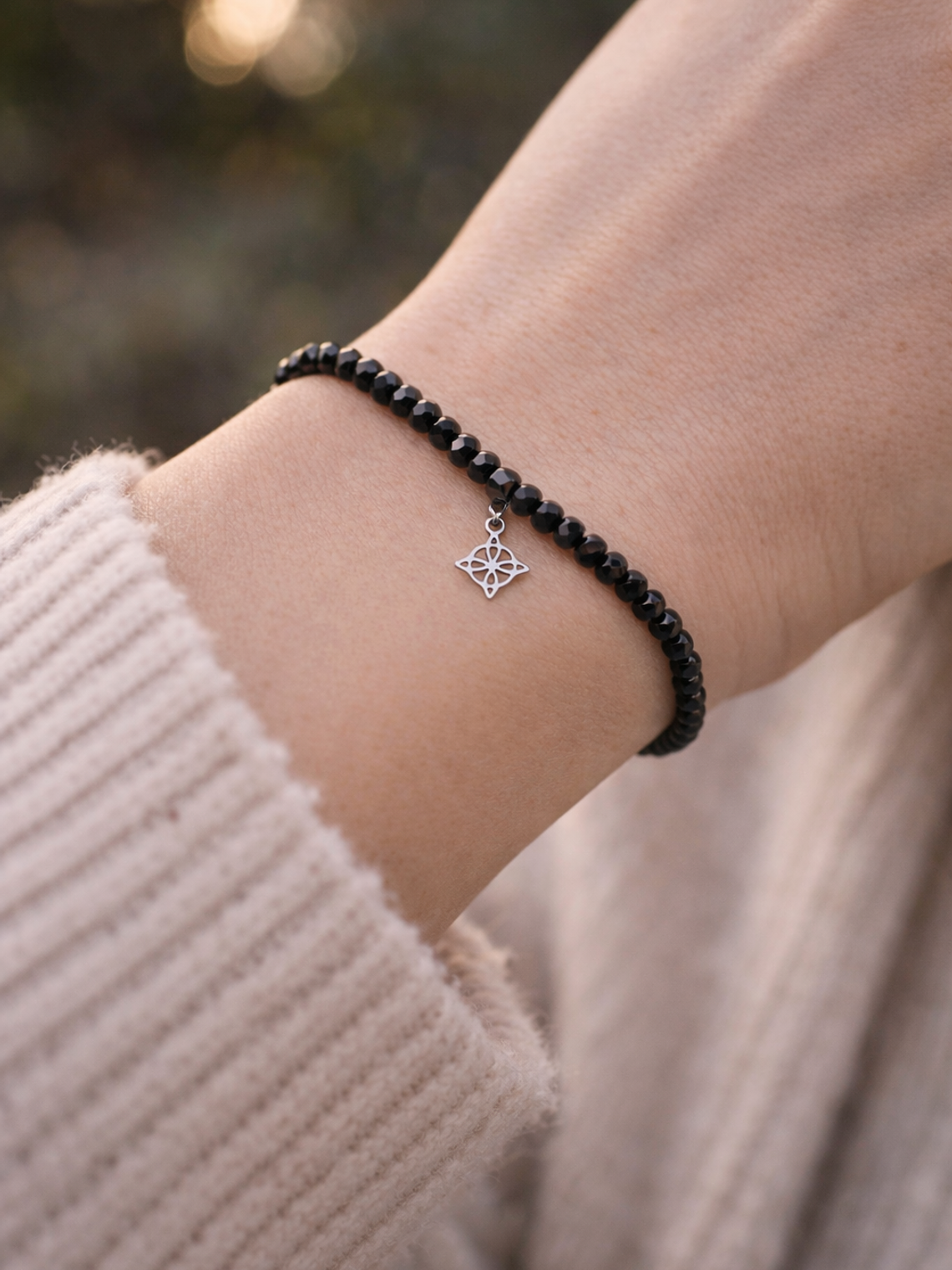 Pulsera negra protección nudo de bruja cristal 4mm 1