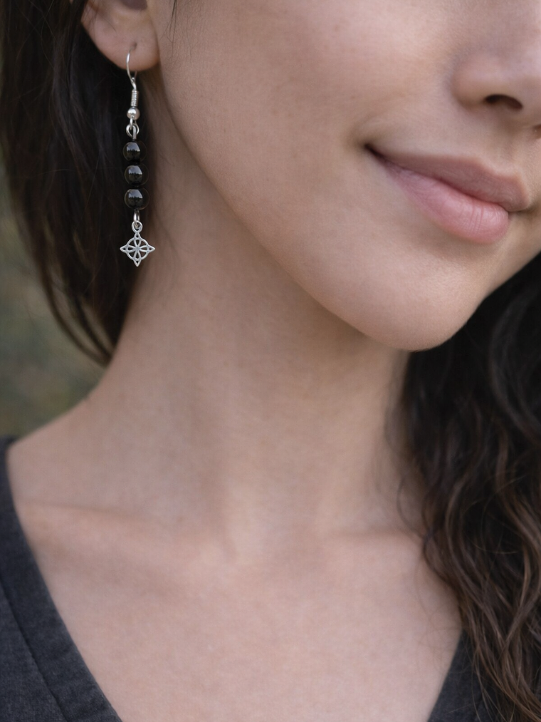 Aros onix negro nudo de bruja acero  1