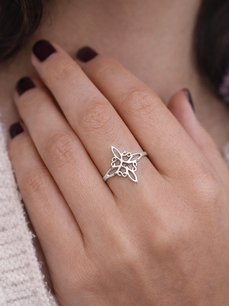 Anillo nudo de bruja acero inoxidable 1