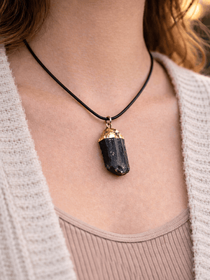 Turmalina natural bañada en plata 