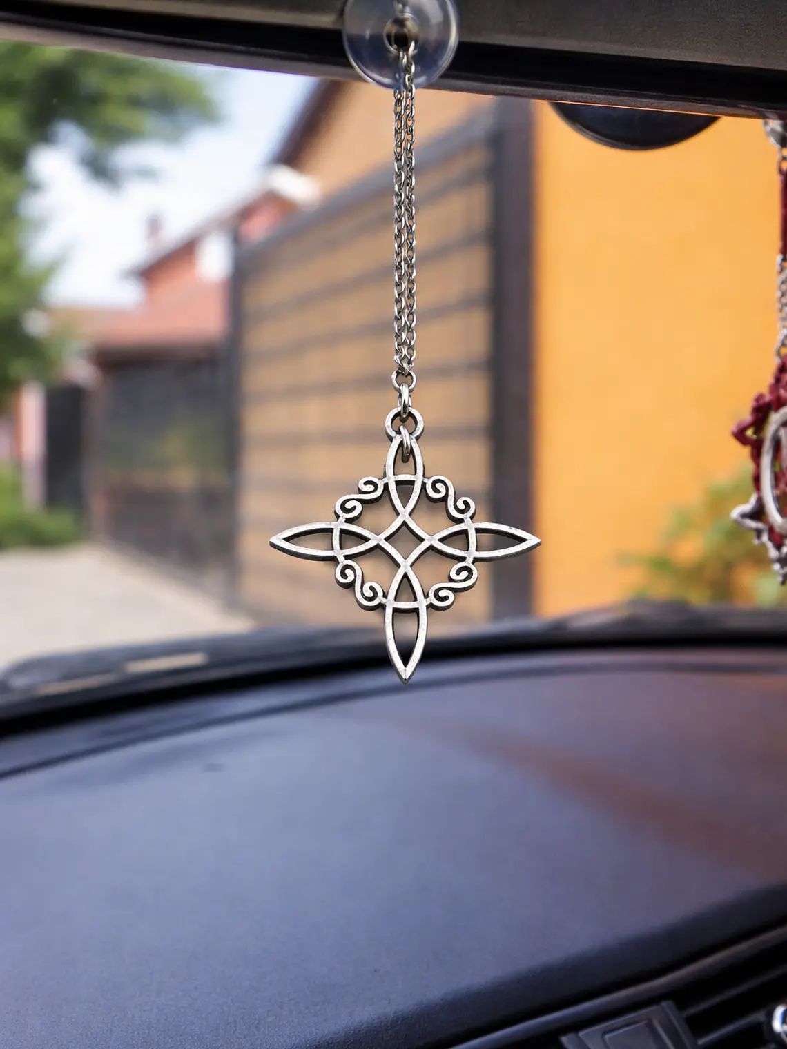 Colgante nudo de bruja auto simple 1