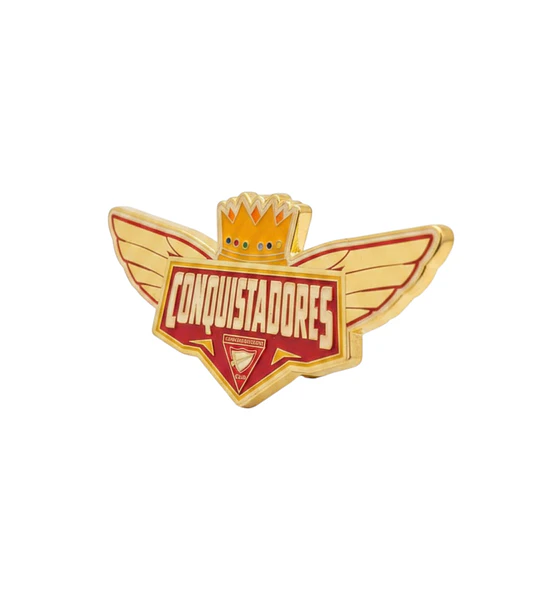 Pin conquistador con alas 