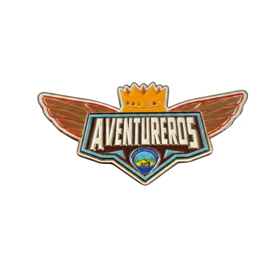 Pin aventurero con alas 