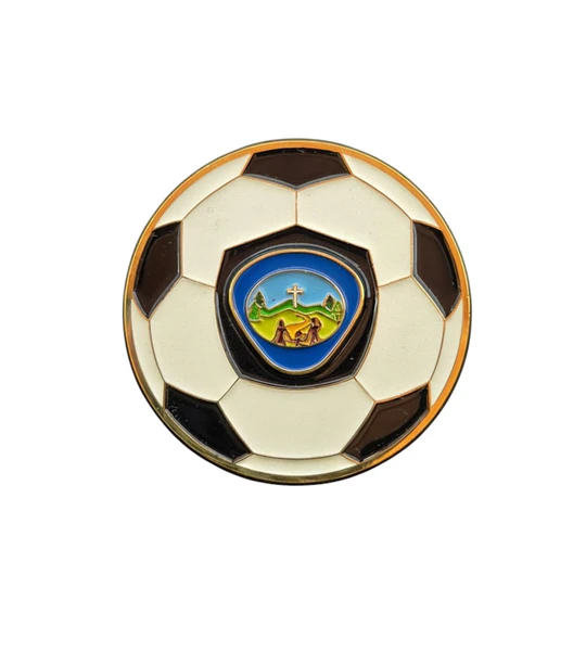 Pin futbolero aventurero pelota 