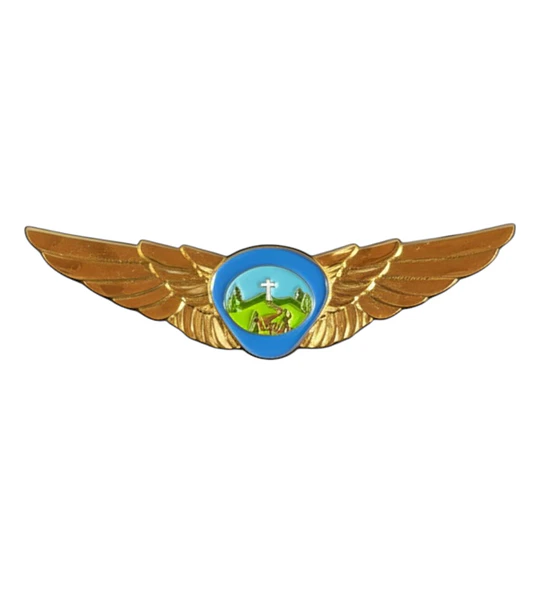 Pin logo aventurero con alas