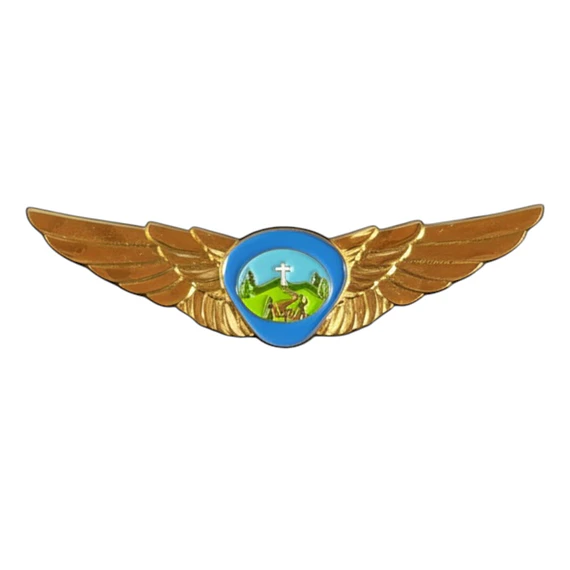 Pin logo aventurero con alas