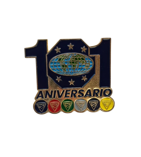 Pin 101 años aniversario GM