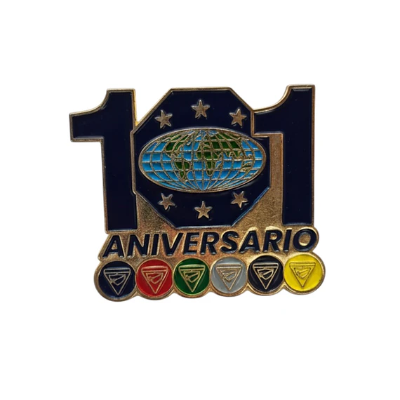 Pin 101 años aniversario GM