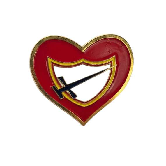 Pin corazón de conquistador 