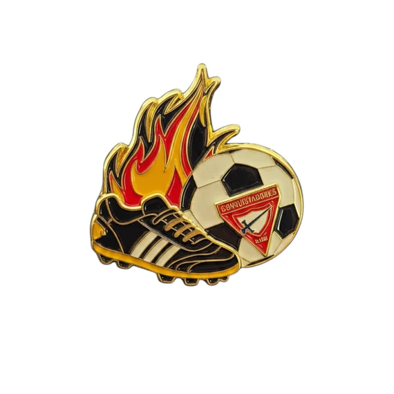 Pin futbolero conquistador pelota con zapato