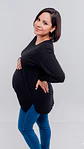 Polo Maternal Aura Manga Larga: Suavidad & Estilo Diario (Negro) - Miniatura 2