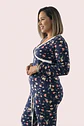 Pijama Maternal Cruzada Manga Larga: Dual-Skin (100% Piel de Durazno) - Azul Floreado - Miniatura 11