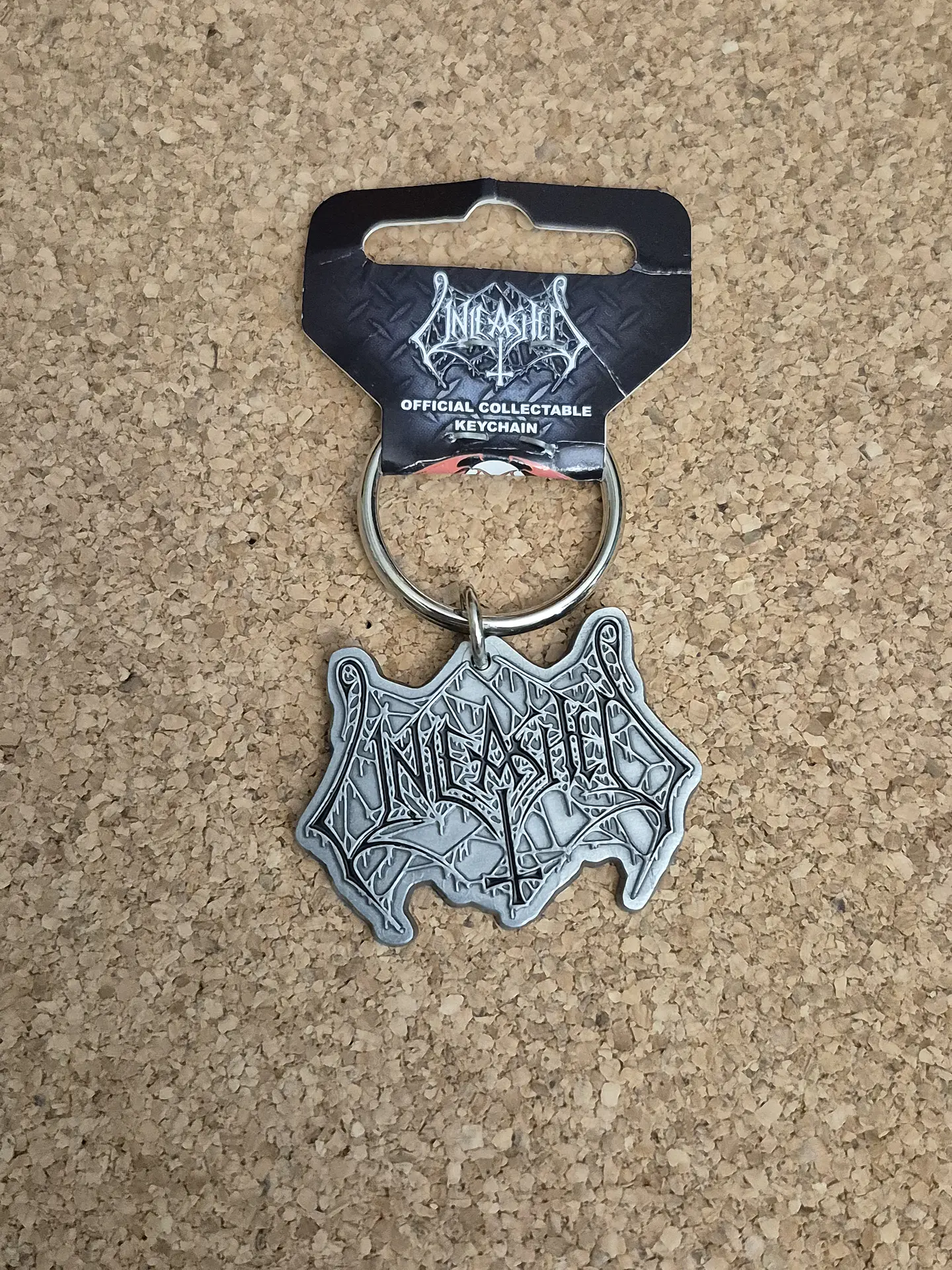 Porta-chaves Unleashed - Logo & Inverted Cross (Razamataz) 1
