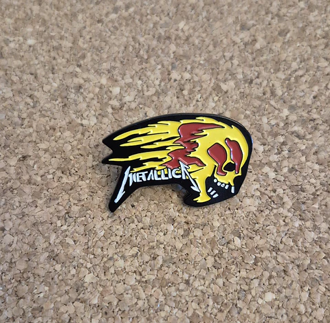 Pin Metallica - Flaming Skull (Single Clutch)