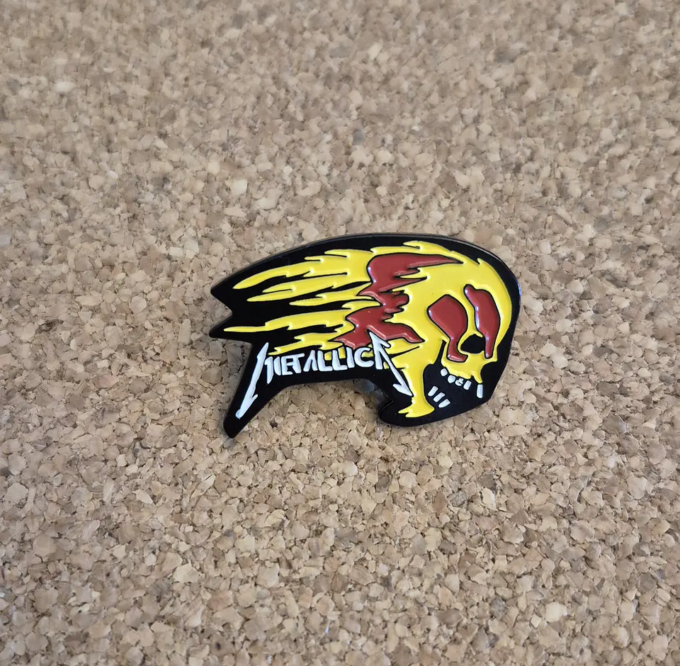 Pin Metallica - Flaming Skull (Single Clutch) 1