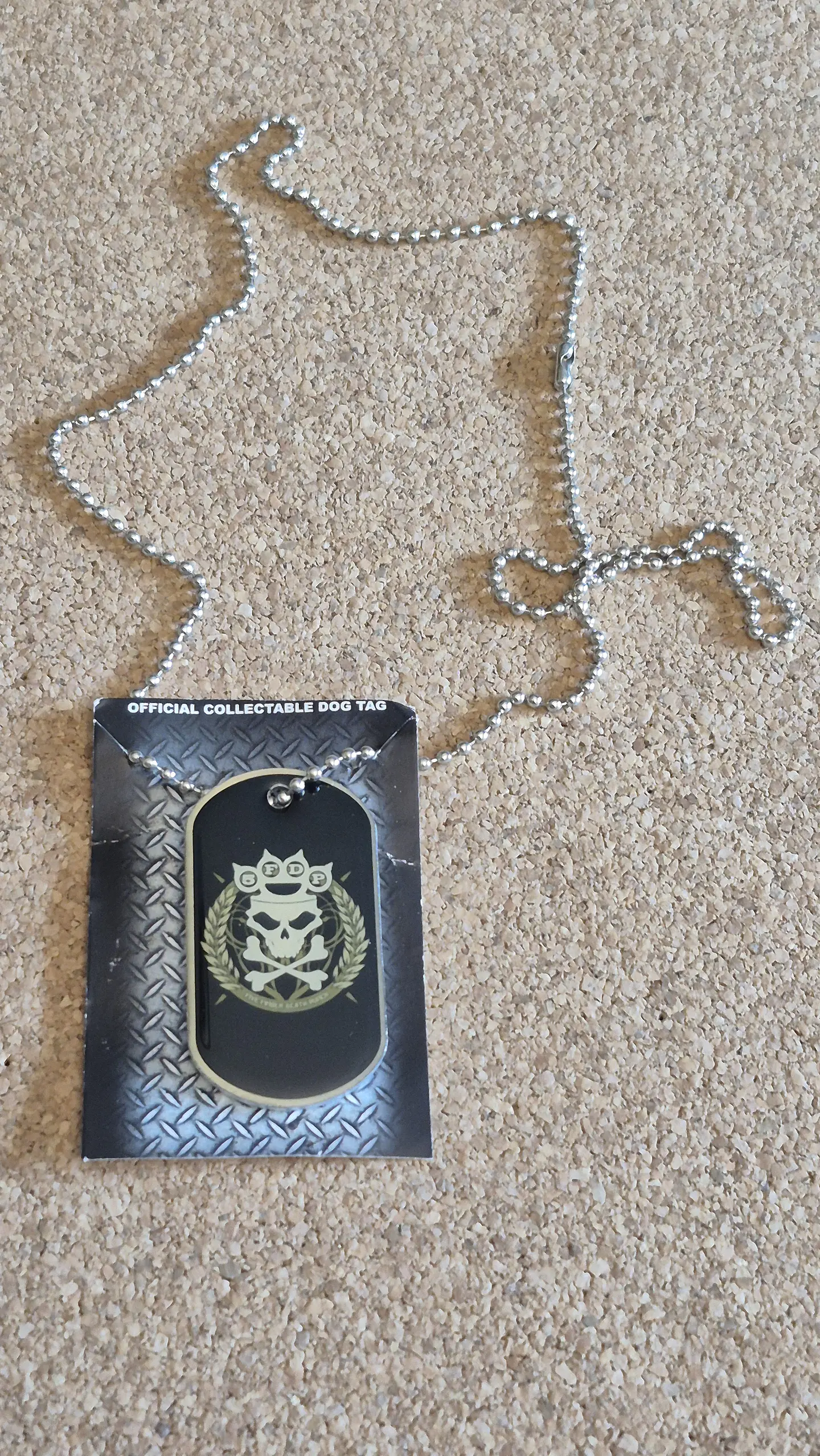 Colar Dog Tag Five Finger Death Punch (5FDP) 1