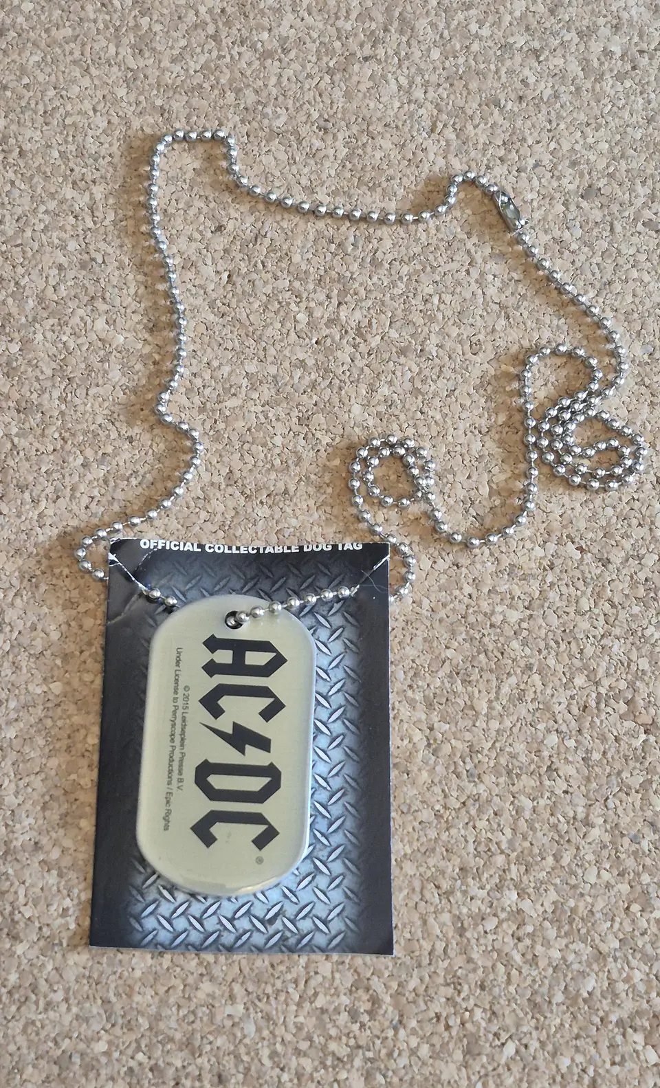 Colar Dog Tag AC/DC - High Voltage / Angus Young (Official) 2
