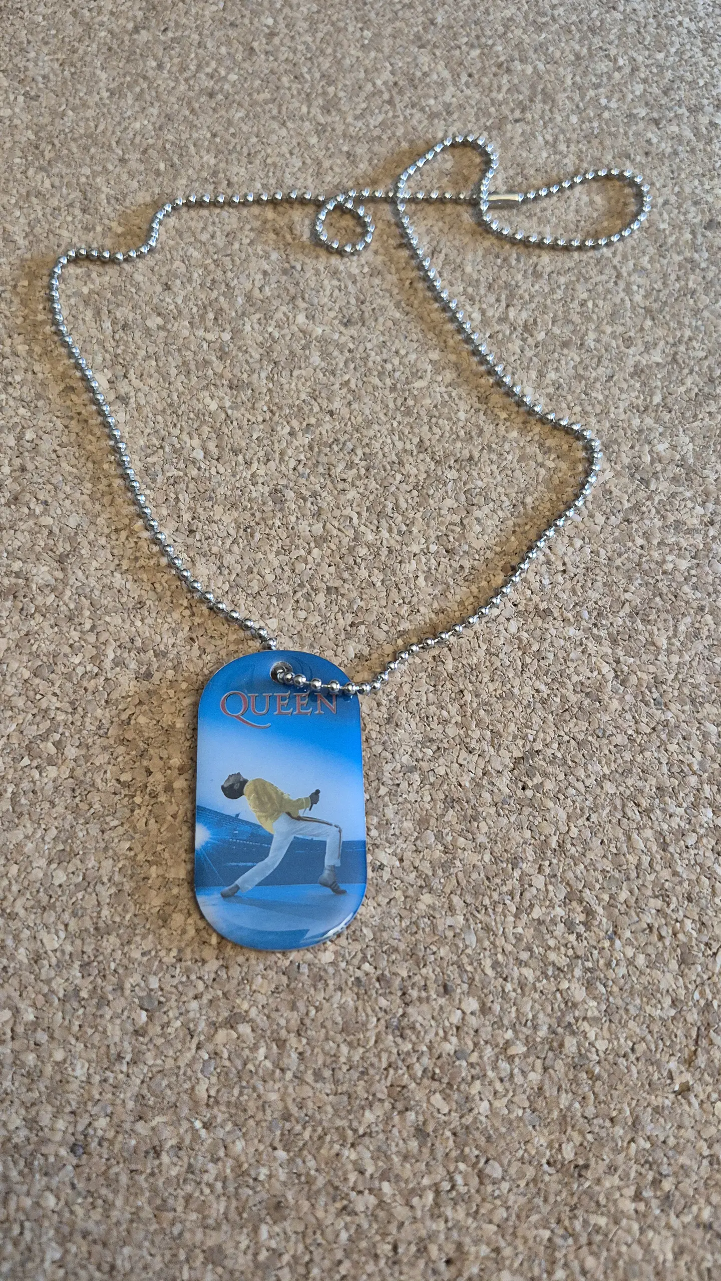 Colar Dog Tag Queen - Freddie Mercury Live (Official) 2
