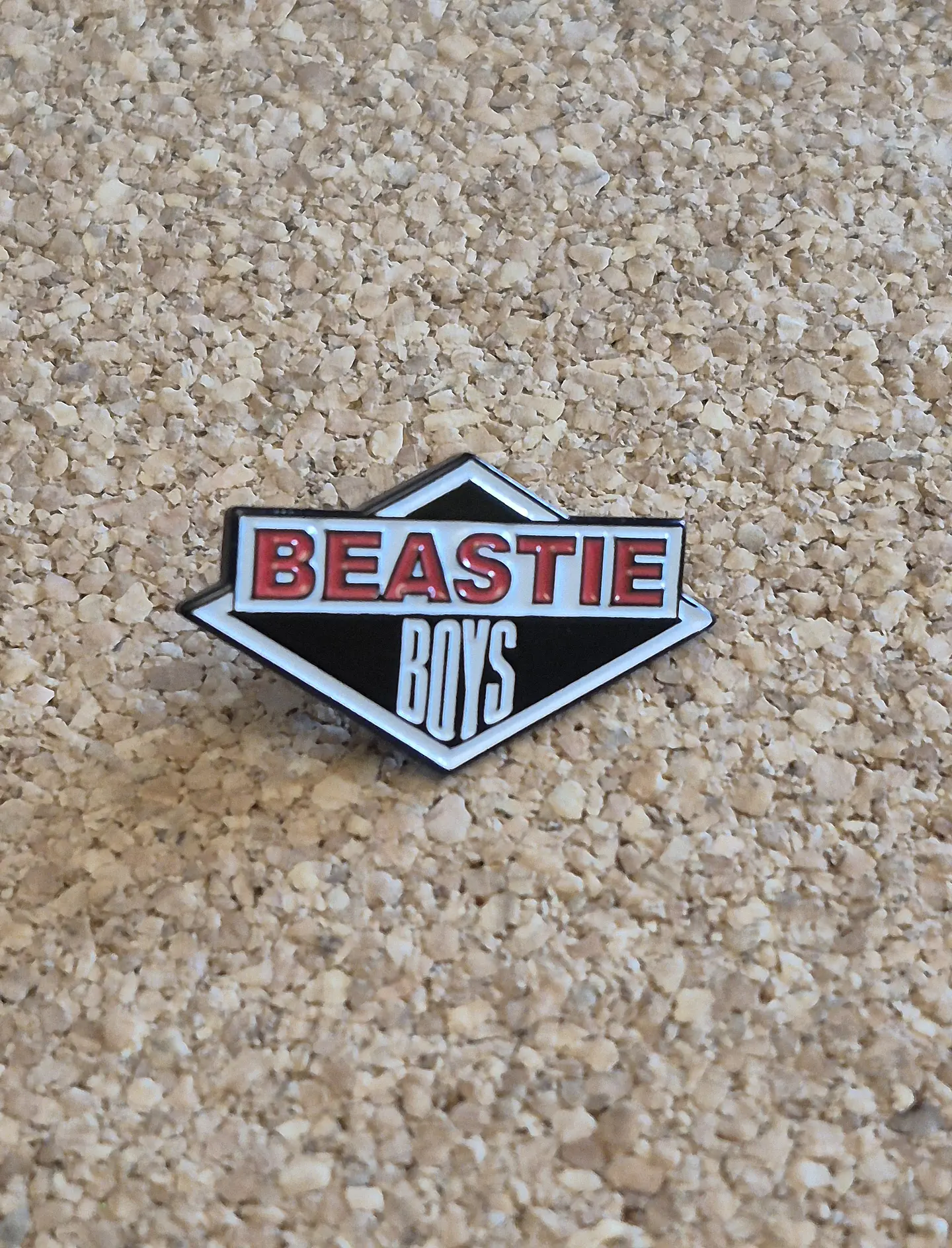 Pin Beastie Boys - Classic Logo (Single Clutch) 1