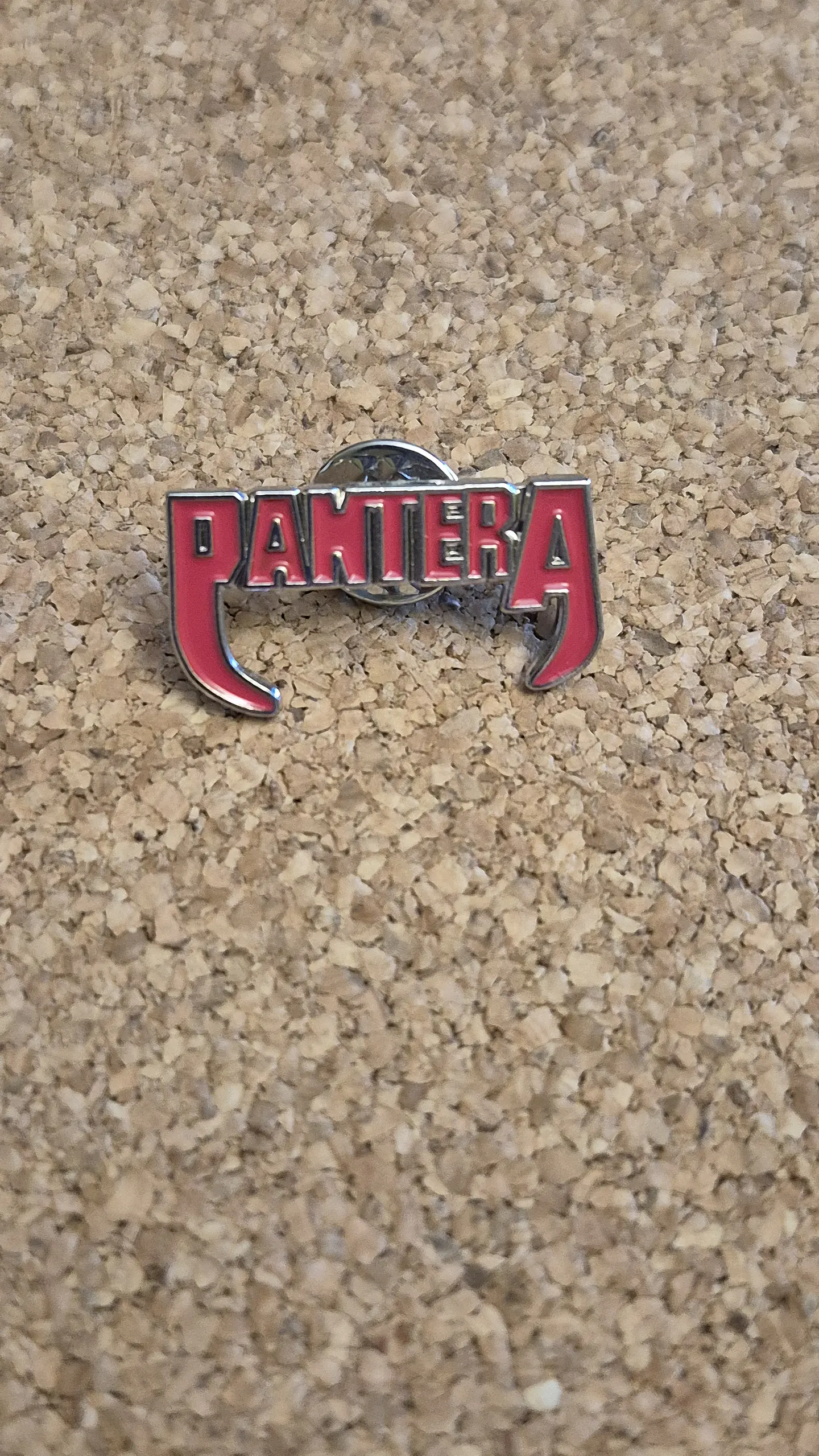Pin Pantera - Logo Cut Out (Single Clutch) 1