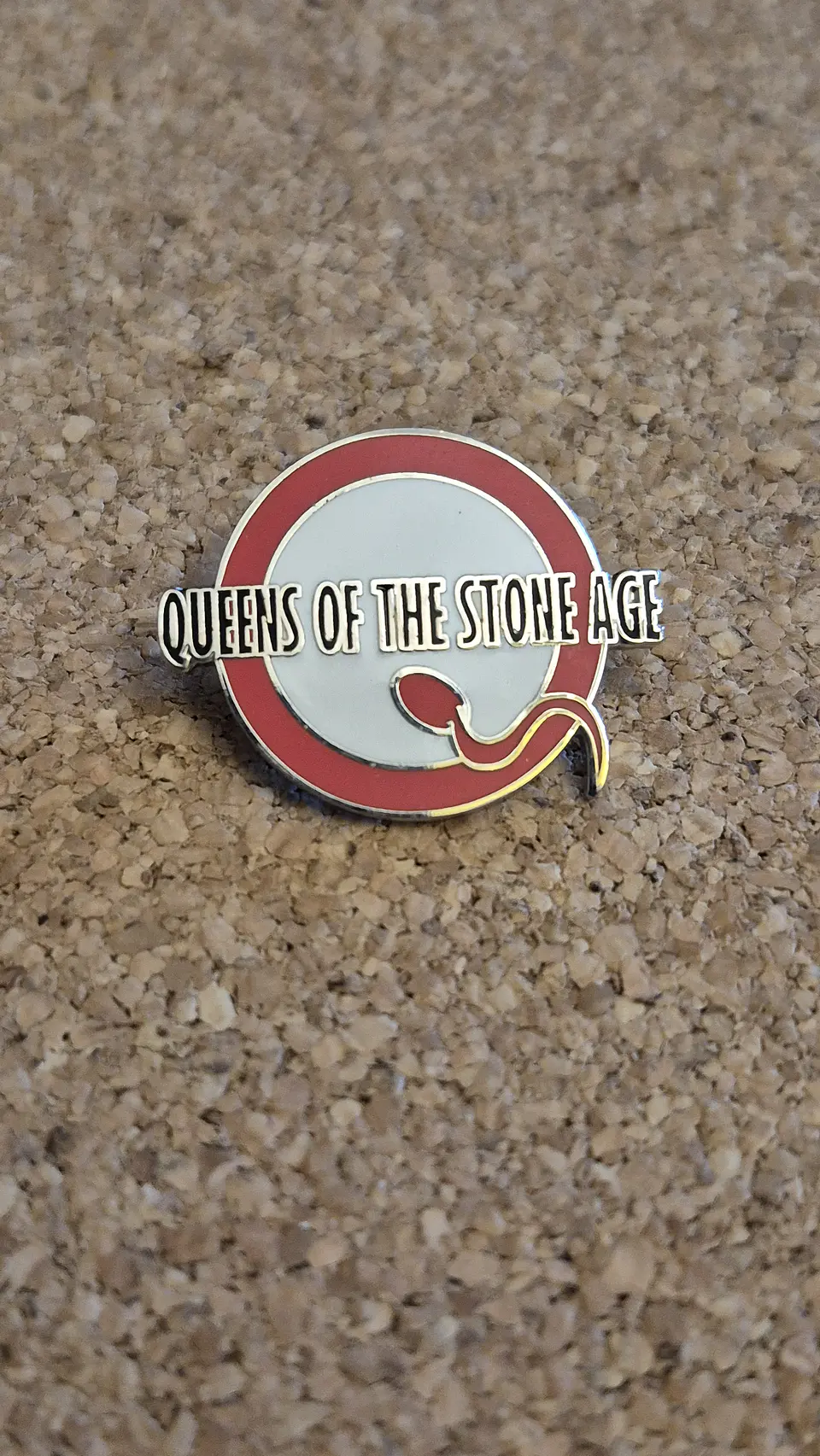 Pin Queens of the Stone Age - Q Logo (Single Clutch) 1