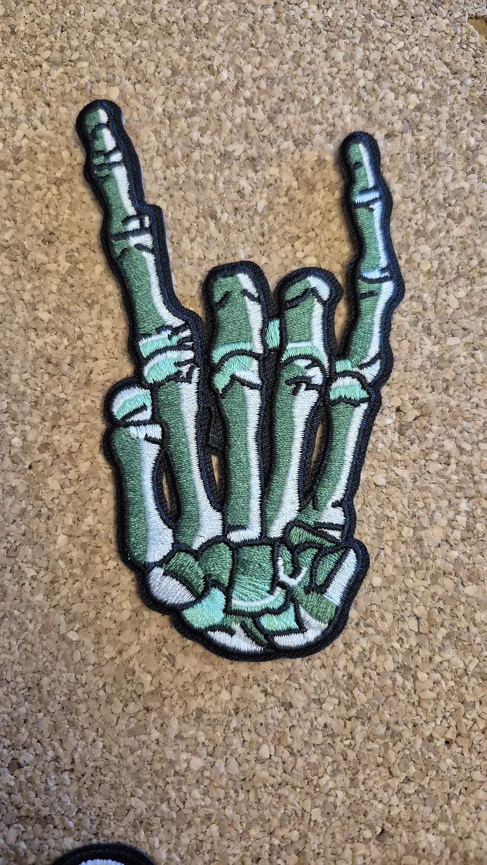 Skeleton Hand Metal Sign Patch (Iron-On) 3 modelos 2