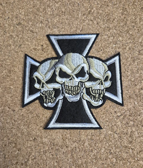 Skull & Skeleton Patches (Iron-On) – 10 Modelos 