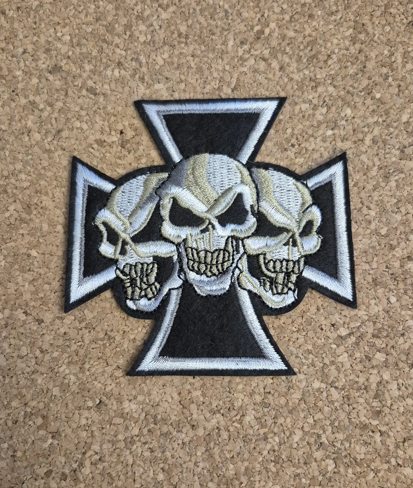 Skull & Skeleton Patches (Iron-On) – 10 Modelos  1