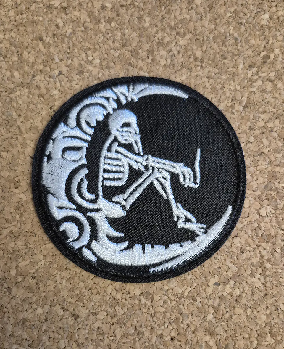 Statement & Pop Culture Patches (Iron-On) – 10 Modelos 7