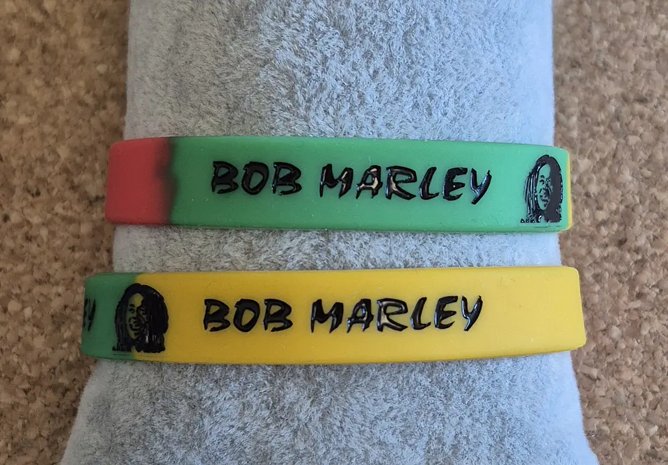 Pulseiras de Silicone - Bandas & Artistas (Letras A-L) 10
