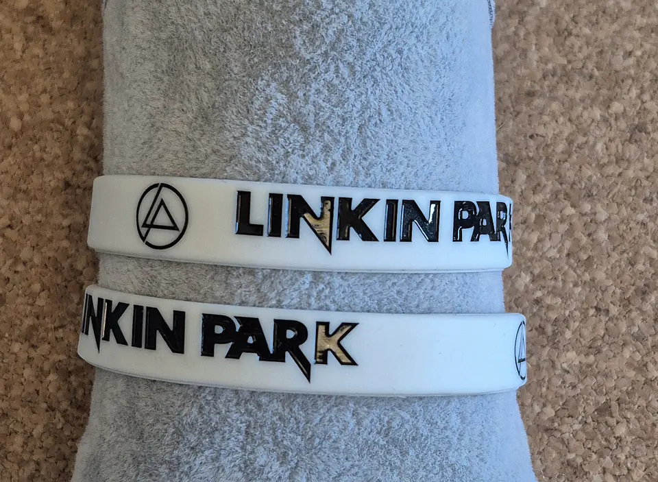 Pulseiras de Silicone - Bandas & Artistas (Letras A-L) 34