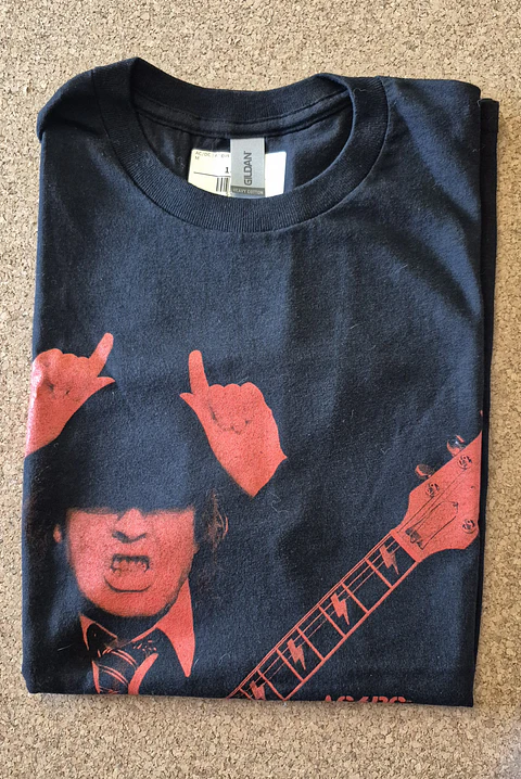 T-Shirt Ac/dc – Angus PWR UP (Tamanho M) 