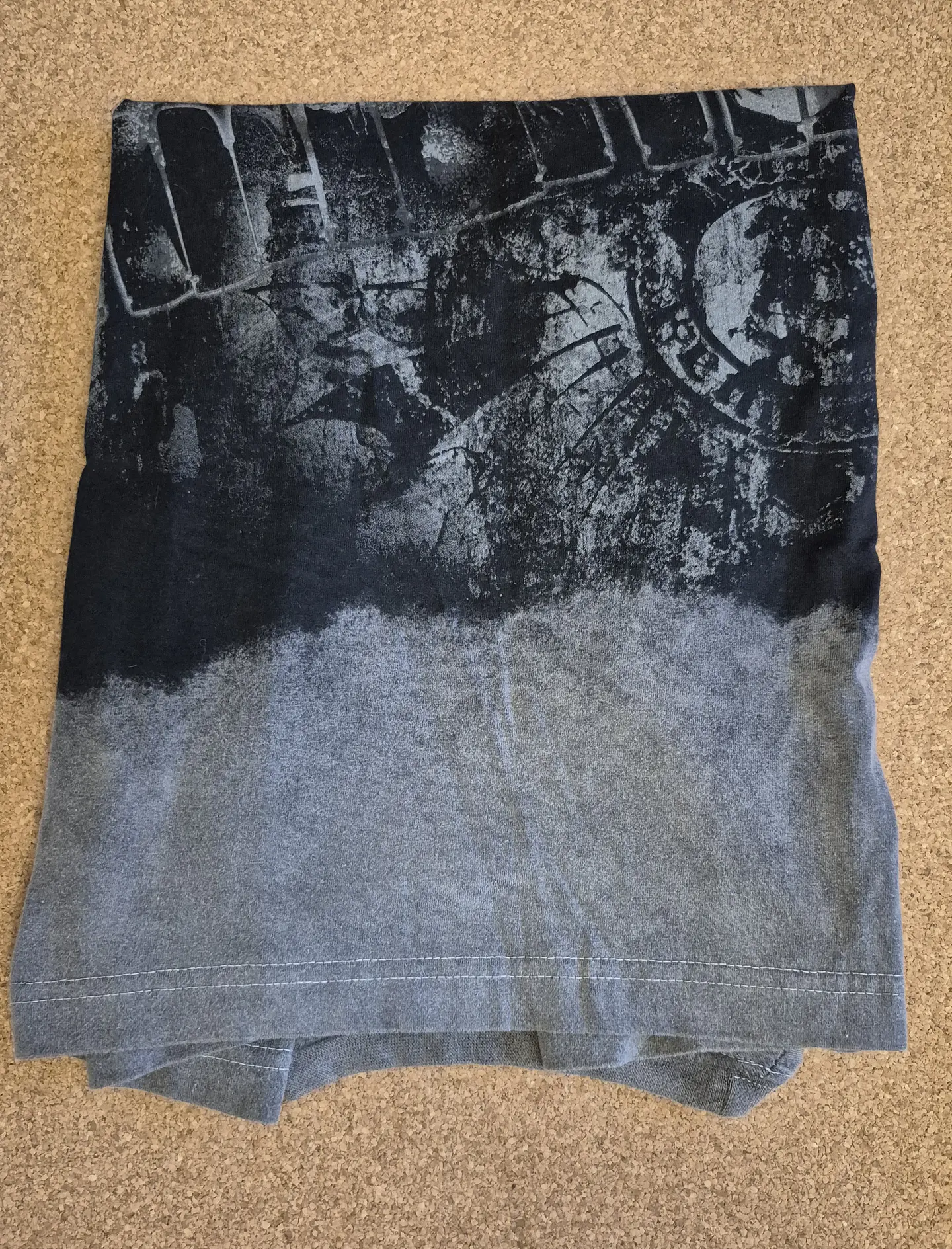 T-Shirt Alchemy England – Alternative Graphic Design (Tamanho S e M) 2