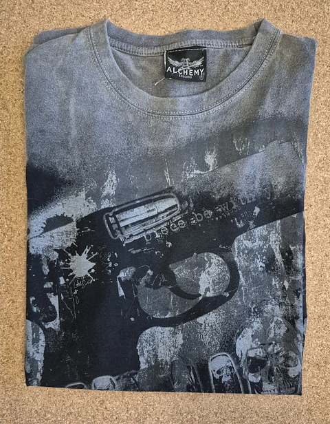 T-Shirt Alchemy England – Alternative Graphic Design (Tamanho S e M)