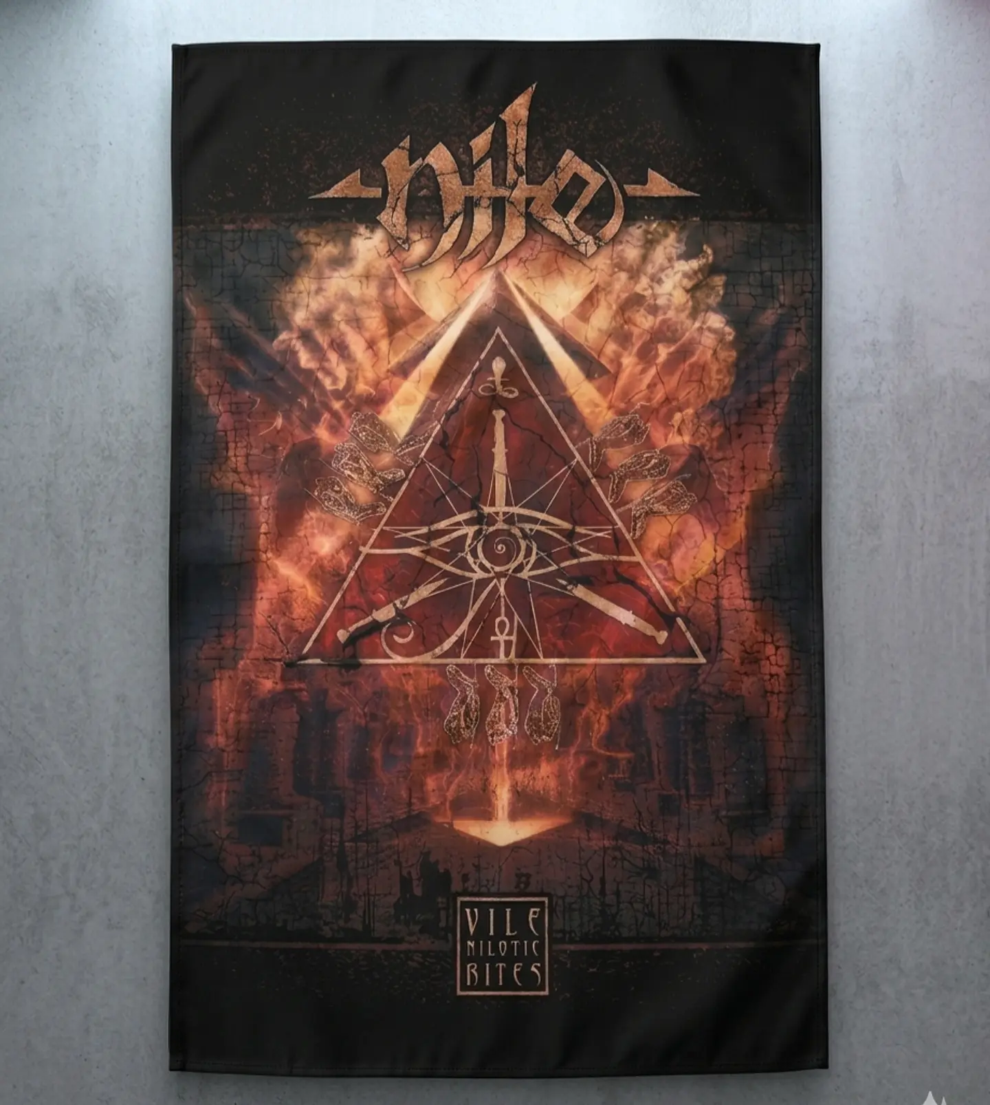 Bandeira Nile – Nilotic Bites Graphic Design Flag (65x105cm) 1