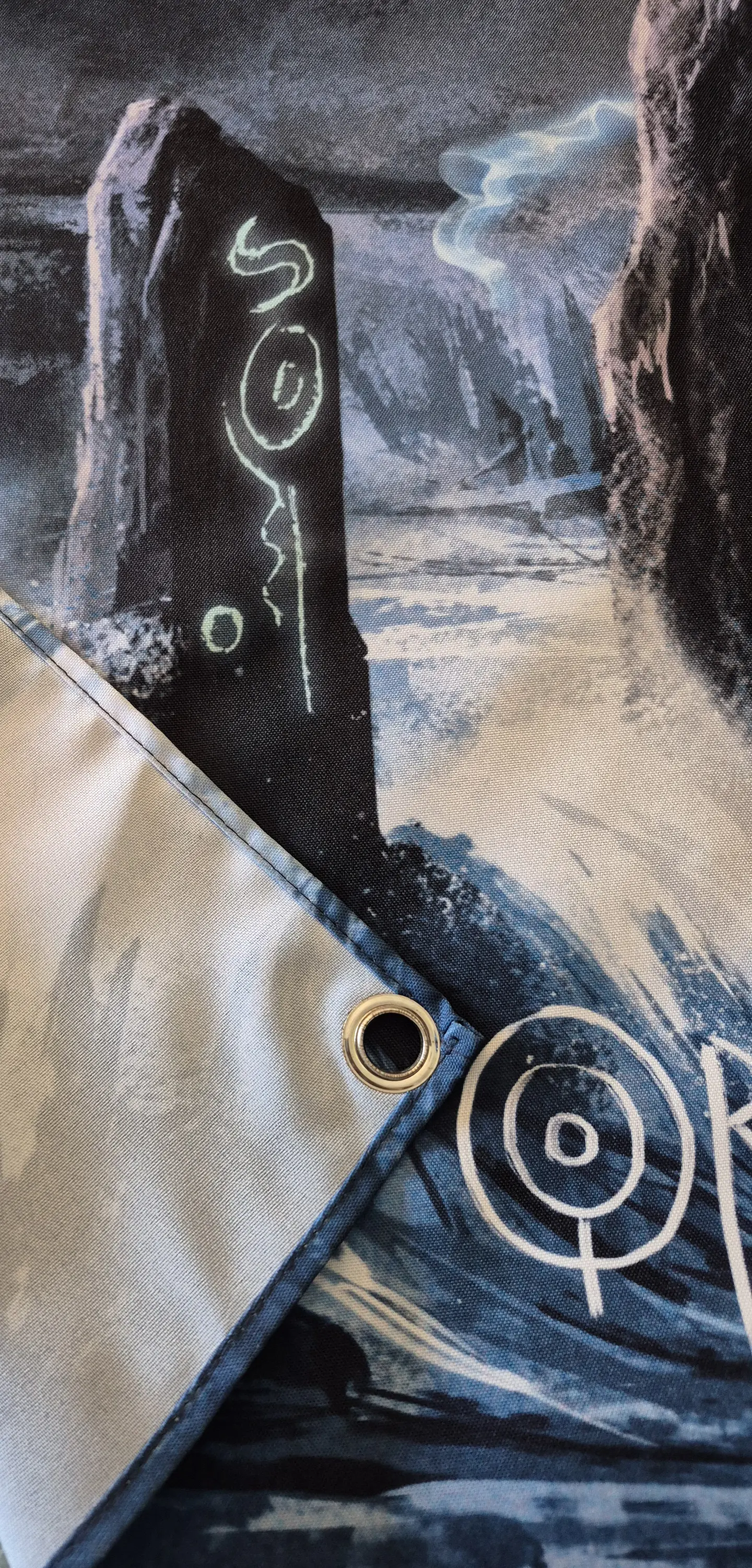 Bandeira Saor – Origins Album Design (70x100cm) c/ Ilhós 3