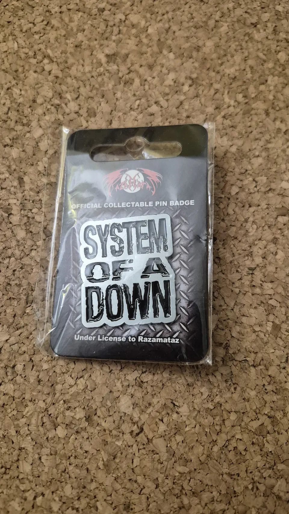 Pin System Of A Down - Logótipo (Double Clutch) 1