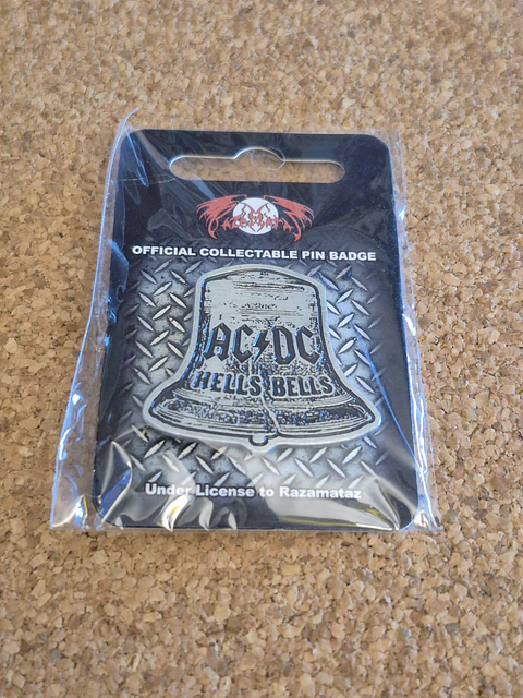 ​Pin AC/DC - Hells Bells (Double Clutch)