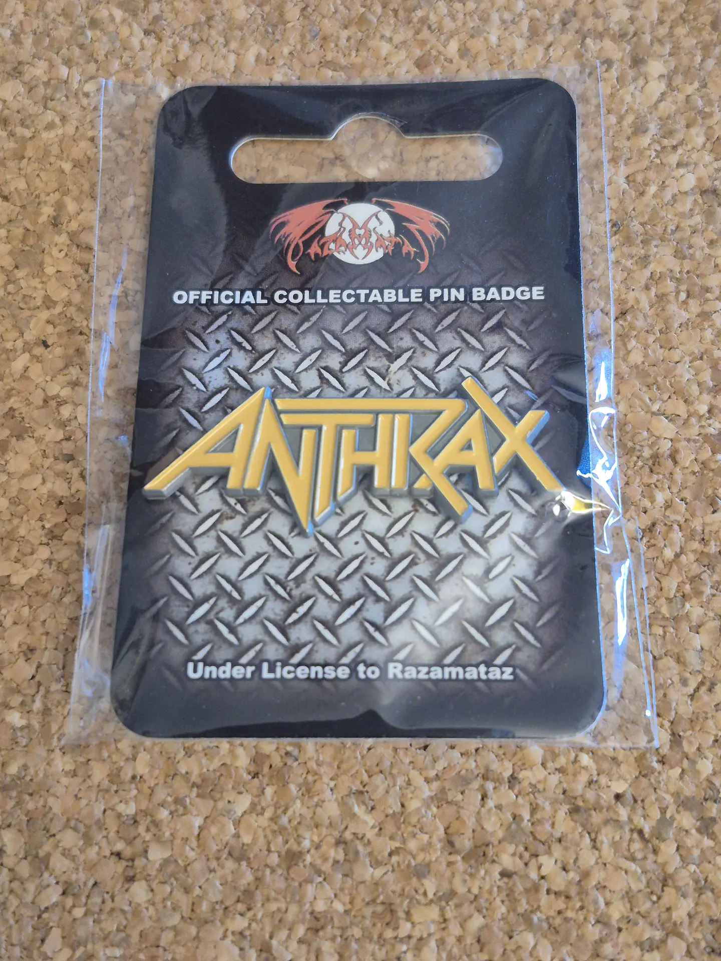 ​Pin Anthrax - Logótipo Amarelo (Double Clutch) 1