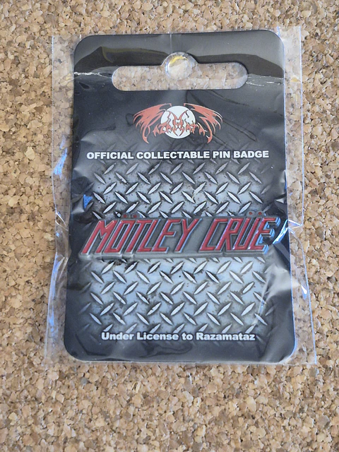 Pin Mötley Crüe - Logótipo Vermelho (Double Clutch)