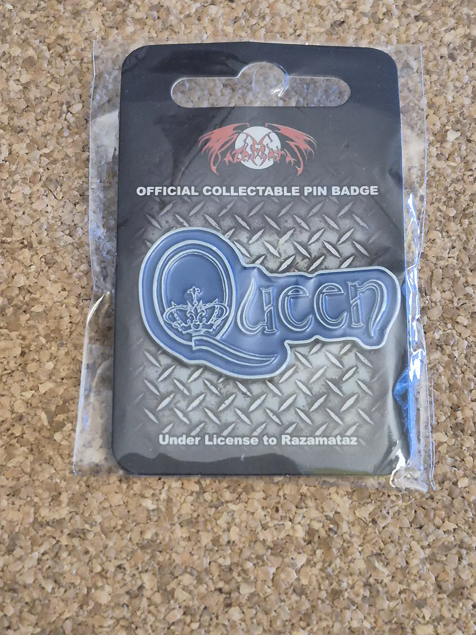 Pin Queen - Brasão Logótipo Clássico (Double Clutch) 1