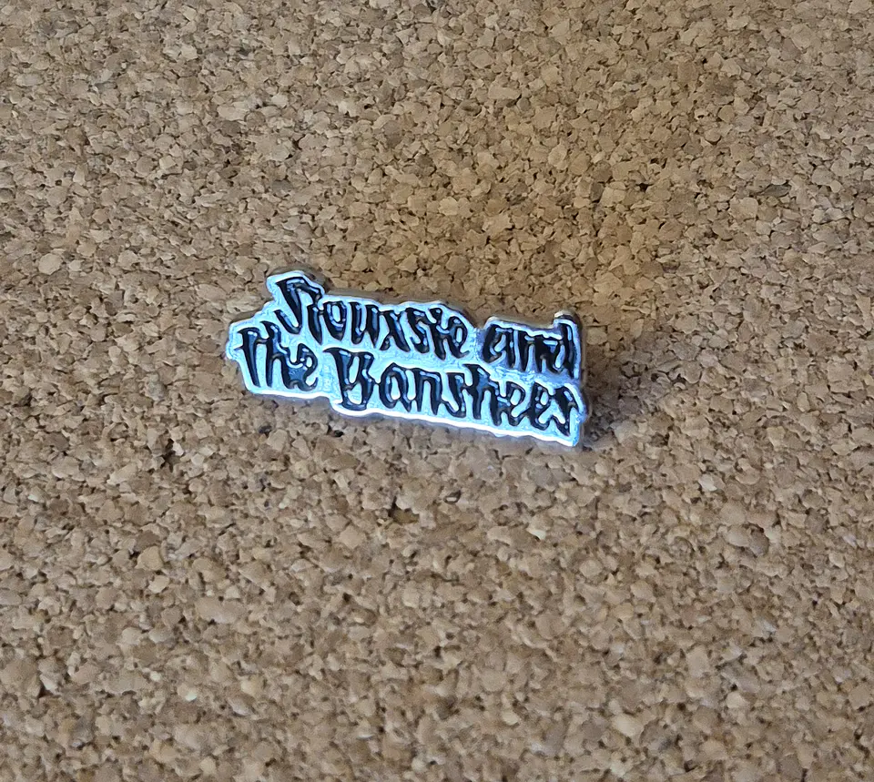 Pin Siouxsie and the Banshees - Classic Logo (Single Clutch) 1