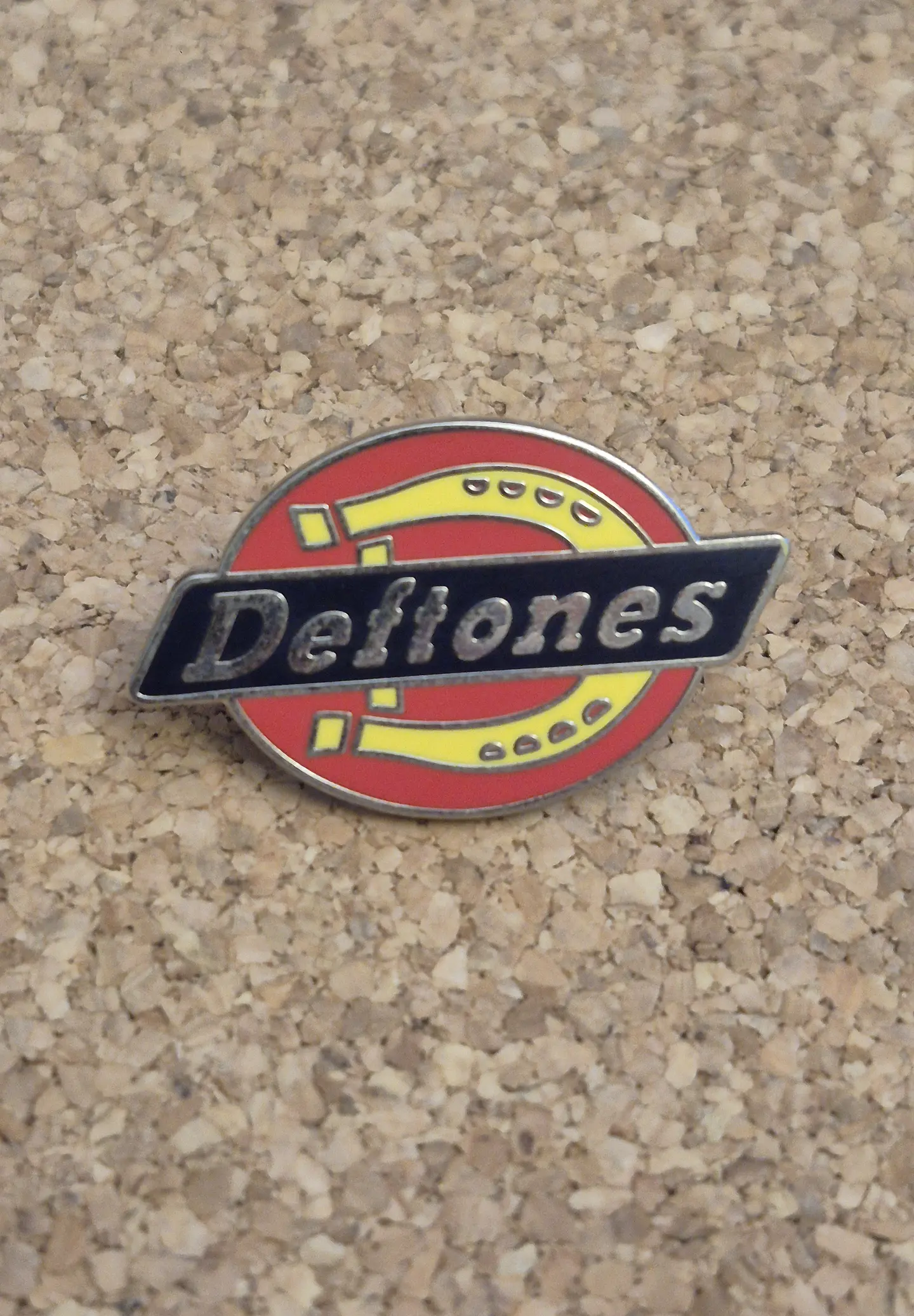 Pin Deftones (Single Clutch) 1