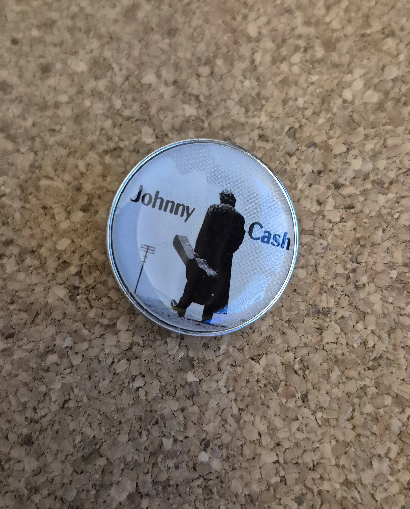 ​Pin Johnny Cash - The Man in Black Photo Design (Single Clutch) 1